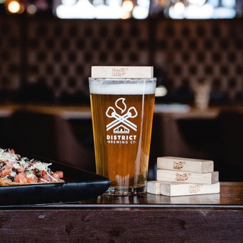 The Mid-Week Trifecta =
Snacks + Beers + Games 🔻
All three @mrmikesonline @mrmikesregina_