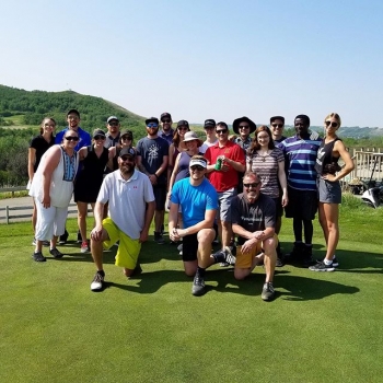 #TGIF | Flashback to our Company Golf Day @golfkatepwa ⛳️🍻👌🏼
.
.
.
.
.
.
.
.
#craftbeer #craftbeers #craftbrewers #beerbrewer #sk #sask #farm  #pilsner #ale #wheatbeer #paleale #sask #brewedinsk #saskatchewan #yqr #districtbrewing #brewery #r