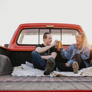 The “We made it to Wednesday”🍻 cheers

Photo by 📷 @wildspiritphotography.sk
#DisrictCraftCreatives #FindYourCraft
.
.
.
.
.
. #beer #craftbeer #sask #saskbrewers #districtbrewing #brewery #ipa #beergram #lager #pilsner #marzen #craftbeers #craft