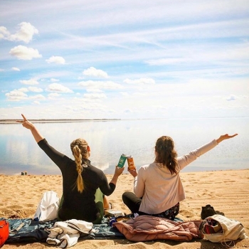 Weekend ✌🏼sunshine and adventures

Lake Diefenbaker is still mostly covered by ice... but for this one spot, beach season has already started!! 🏖
📷 @kevinjamesdunn
#FindYourCraft