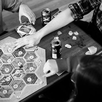 Settlers & Lagers 
#HolidaySeason 🎄
#DistrictBrewing
