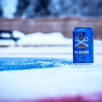 Warmer weather = More adventure 🏒 + 🍺= 📷 @harryberry 
#FindYourCraft 
#DistrictBrewing